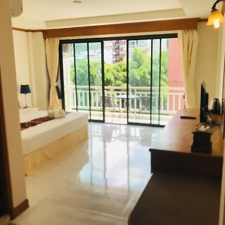 Global Hotel Beach View